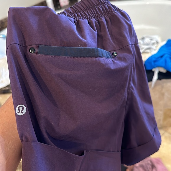 Lululemon shorts 6 - Picture 4 of 5
